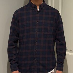 Uniqlo Blue and Red Casual Button Down Shirt